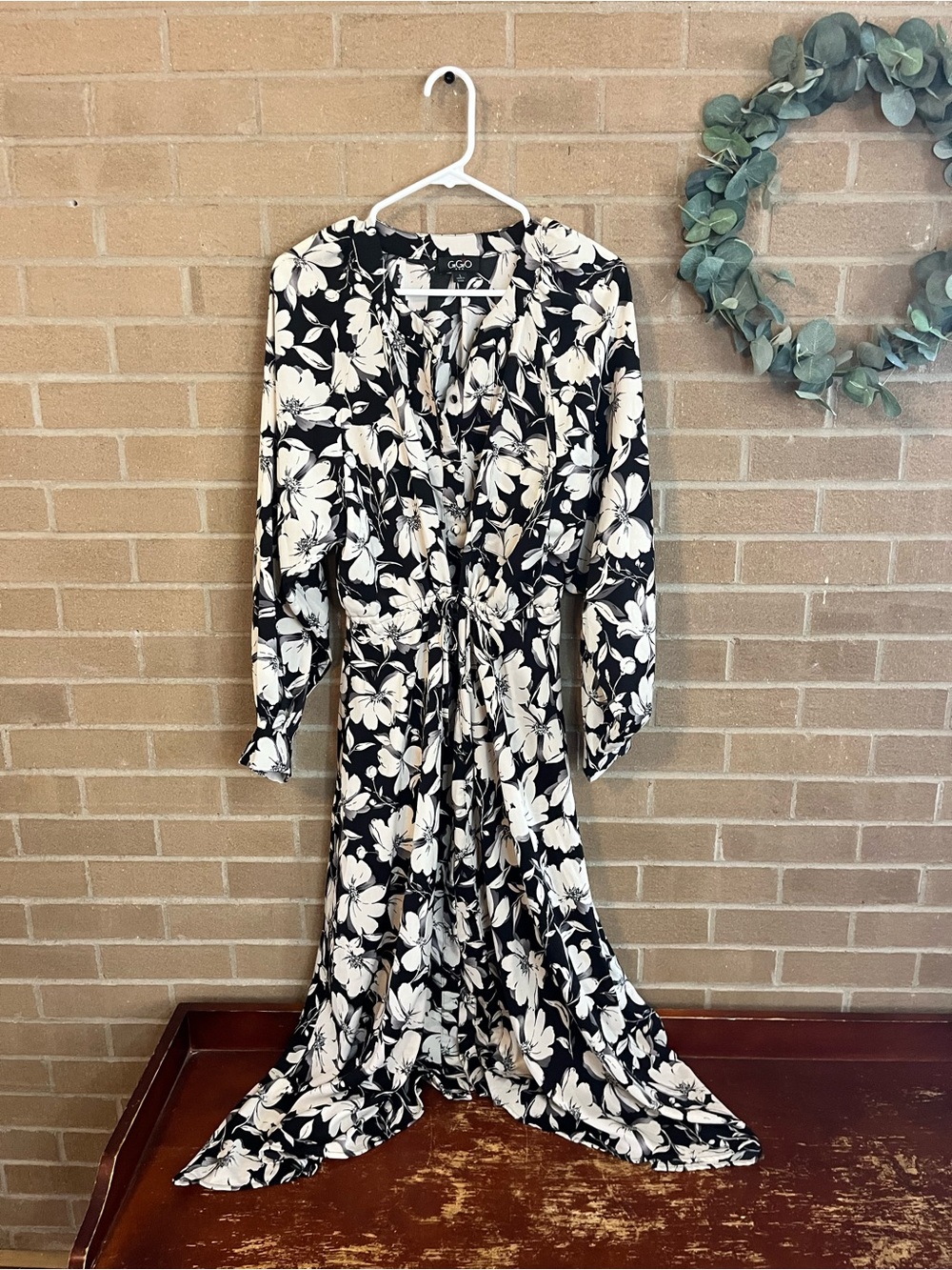 Gilli Black & Cream Floral Midi Wrap Dress - Picture 2 of 4